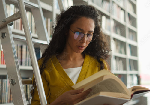 Bild von Arbeitern im Beruf Fachfrau/-mann Information und Dokumentation EFZ